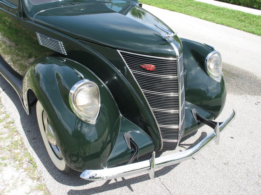 Детали экстерьера Lincoln Zephyr Coupe (HB-720) 1937 года  (фото 24 из 46)